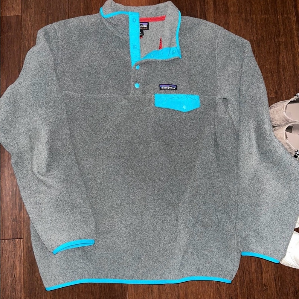 Patagonia Gray Fleece with Blue Accents